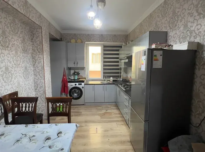Продаётся 3-комнатная квартира, 110 м², 2/3 этаж — Фергана