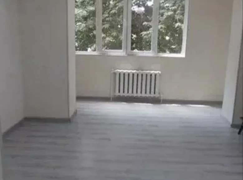 Продаётся 1-комнатная квартира, 28 м², 2/2 этаж — Юнусабадский район
