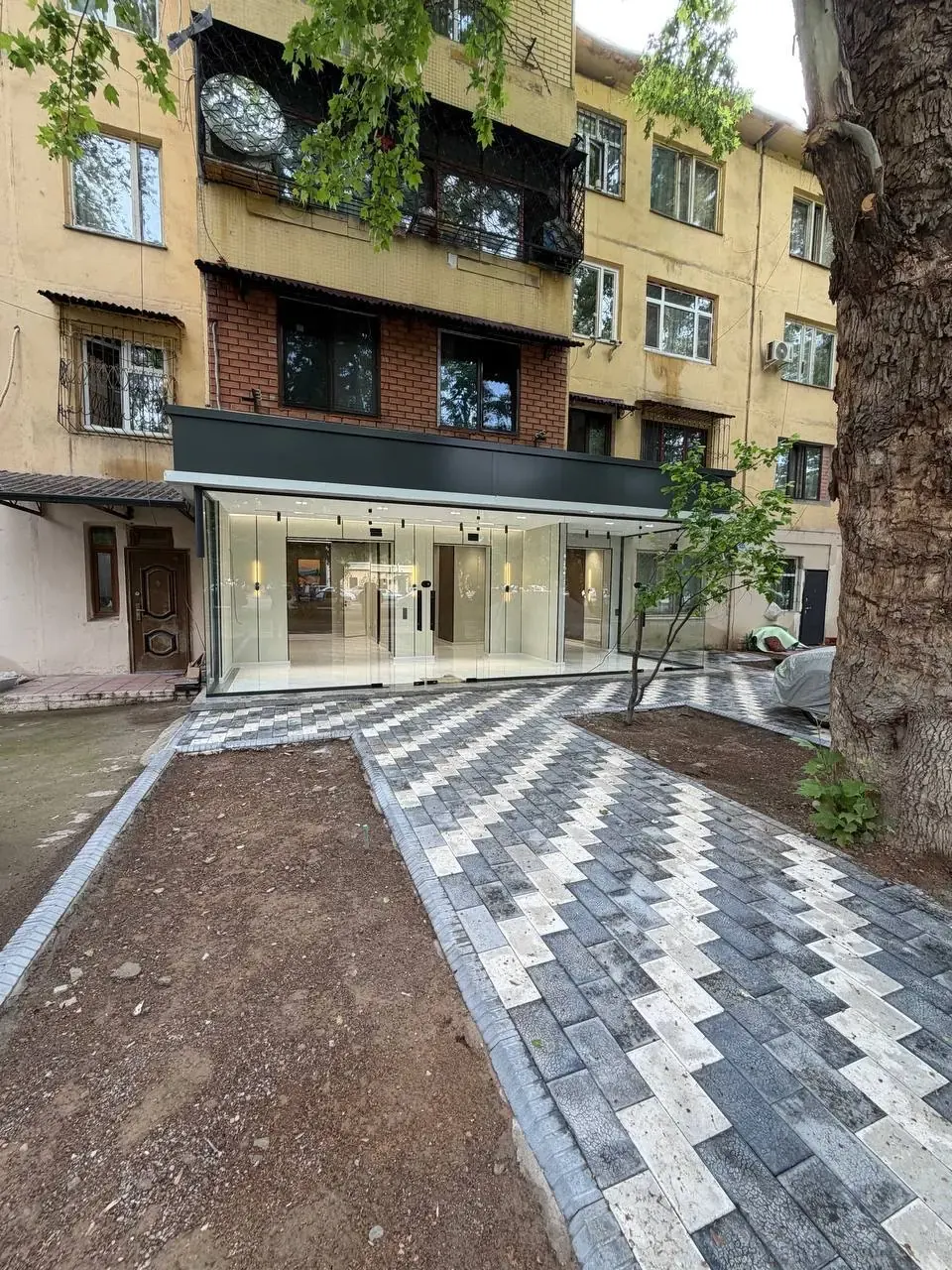 Sotiladi tijorat binosi, 60 m², 1/4 qavat — Chilonzor tumani