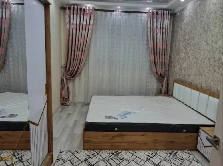 Продаётся 3-комнатная квартира, 70 м², 1/4 этаж — Чиланзарский район