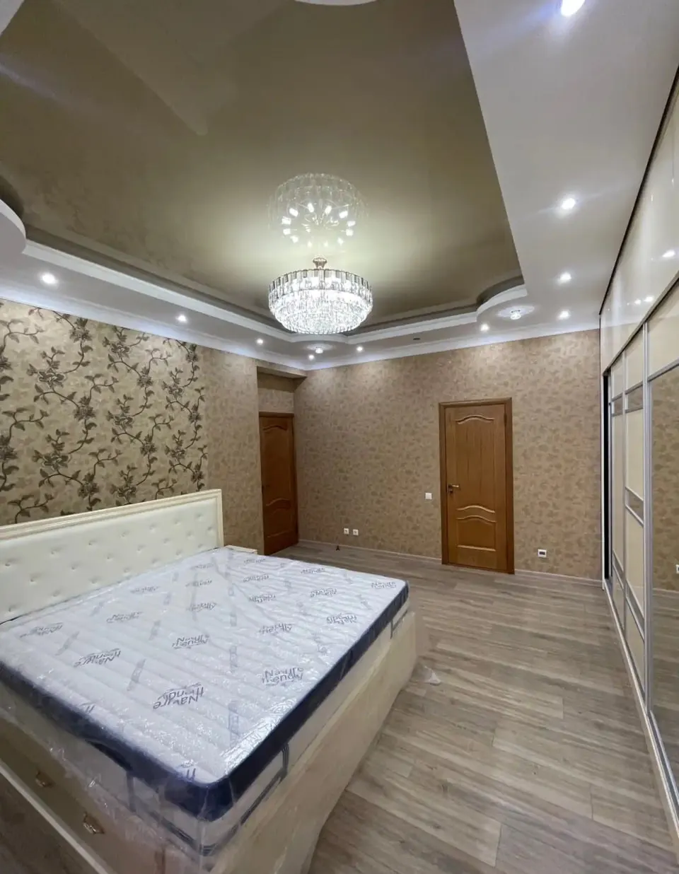 Сдаётся 3-комнатная квартира, 95 м², 4/4 этаж — Мирабадский район