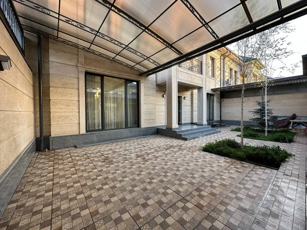 Продаётся 4-комнатная дача, 3.2 сот., 450 м² — Мирзо-Улугбекский район