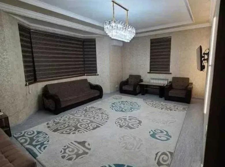 Продаётся 3-комнатная квартира, 82 м², 3/8 этаж — Яккасарайский район