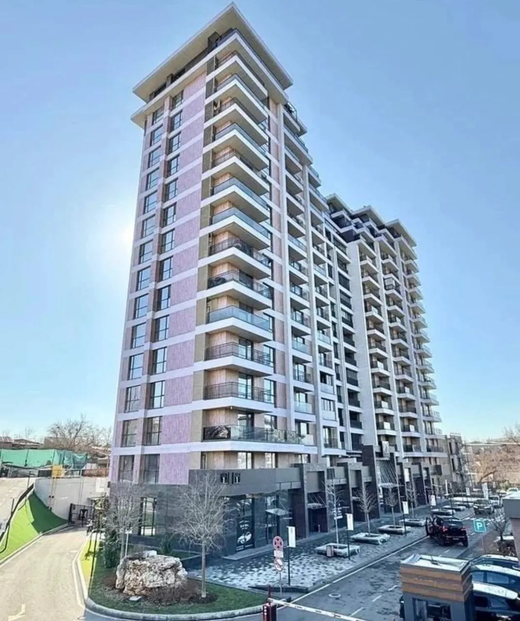 Продаётся 8-комнатная квартира, 238 м², 3/16 этаж — Яккасарайский район