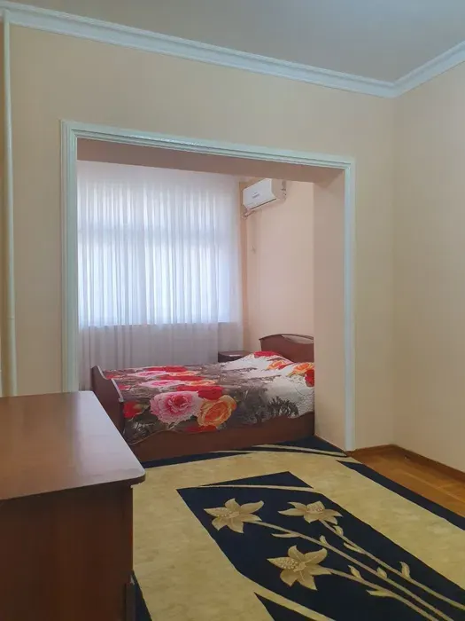 Сдаётся 4-комнатная квартира, 110 м², 3/4 этаж — Шайхантахурский район
