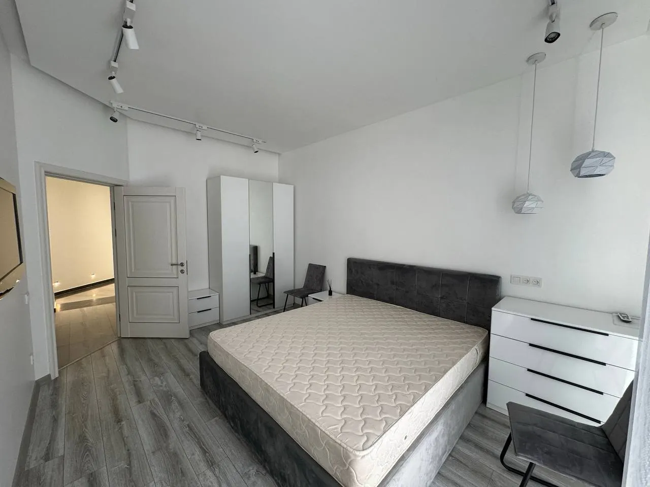 Сдаётся 4-комнатная квартира, 176 м², 5/9 этаж — Юнусабадский район
