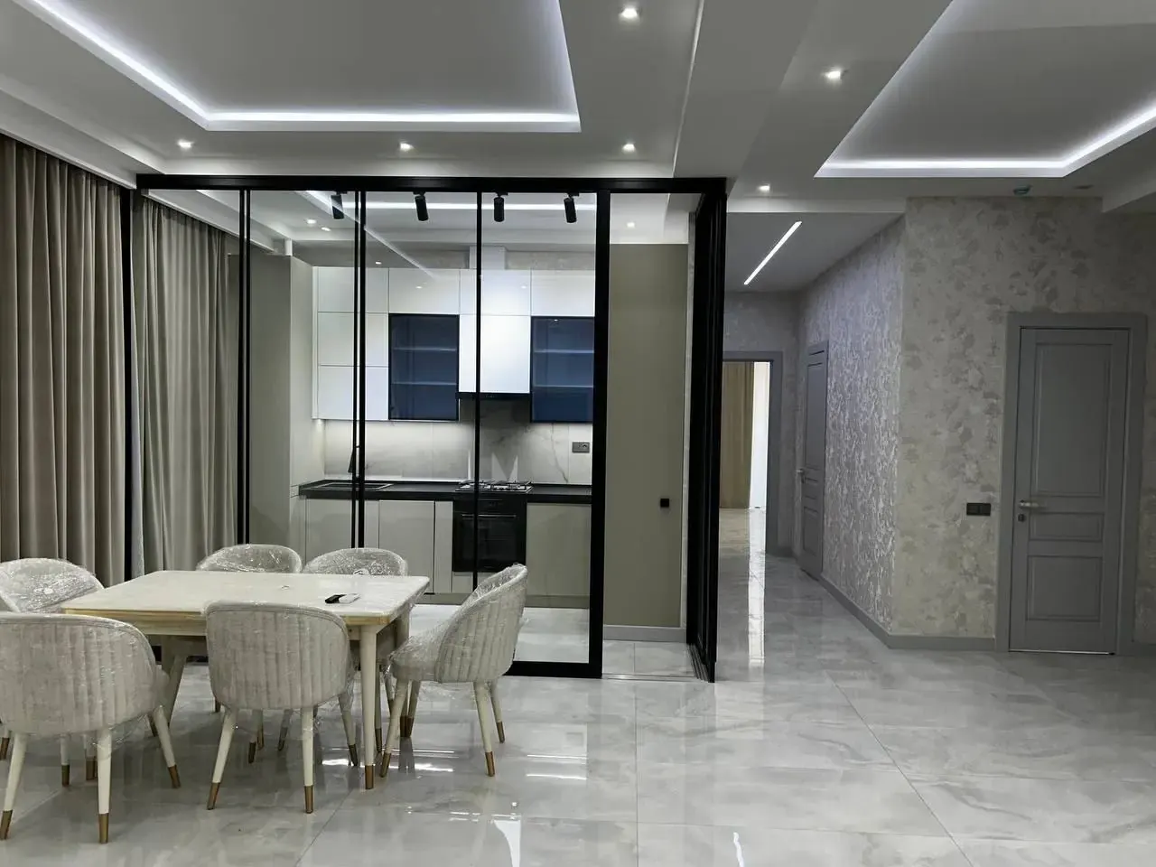 Продаётся 3-комнатная квартира, 110 м², 3/8 этаж — Мирабадский район