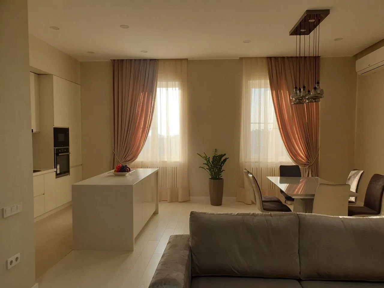 Сдаётся 3-комнатная квартира, 150 м², 7/8 этаж — Яккасарайский район