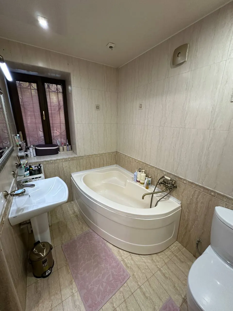 Продаётся 4-комнатная квартира, 105 м², 2/4 этаж — Яшнабадский район