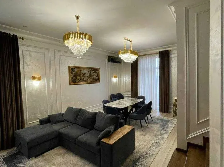 Сдаётся 4-комнатная квартира, 170 м², 7/8 этаж — Мирабадский район