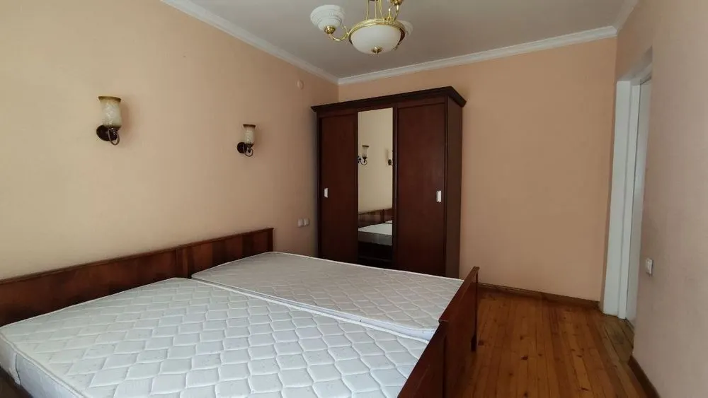 Сдаётся 4-комнатная квартира, 100 м², 1/4 этаж — Мирзо-Улугбекский район