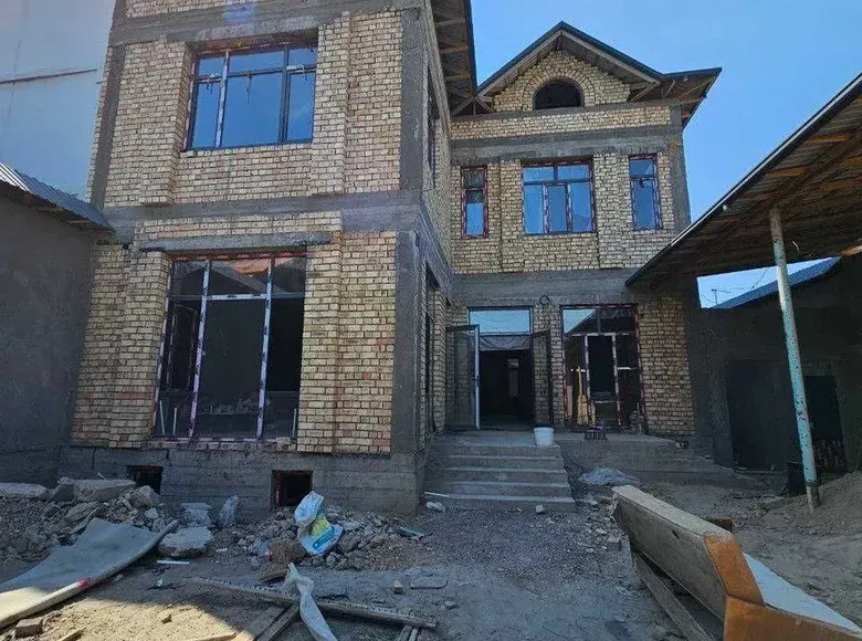 Продаётся 8-комнатный дом, 4.8 сот., 500 м², 1/2 этаж — Яккасарайский район