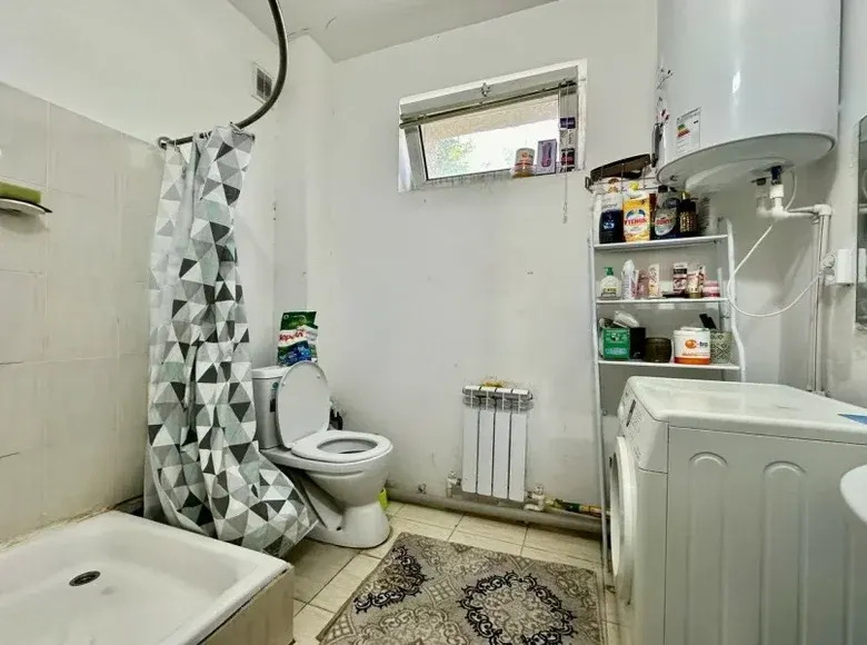 Sotiladi 2 xonali kvartira, 42 m², 1/5 qavat — Fargʻona shahri
