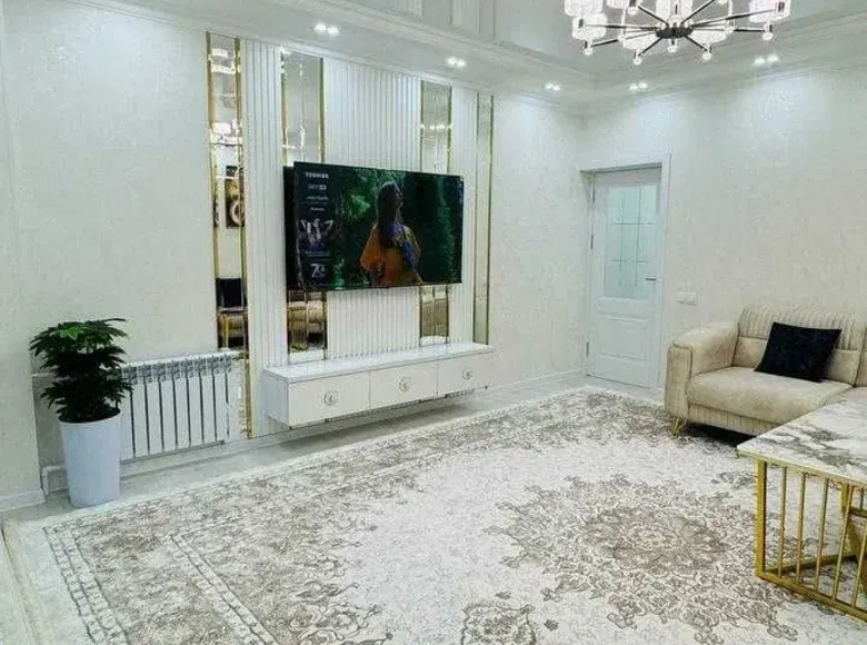 Продаётся 2-комнатная квартира, 61 м², 2/9 этаж — Шайхантахурский район
