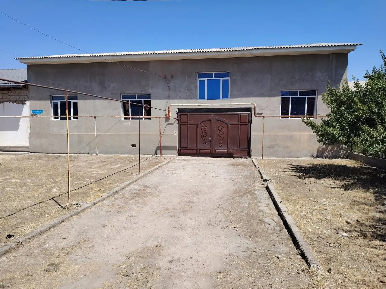 Sotiladi 4 xonali hovli uy, 200 m² — Bektemir tumani