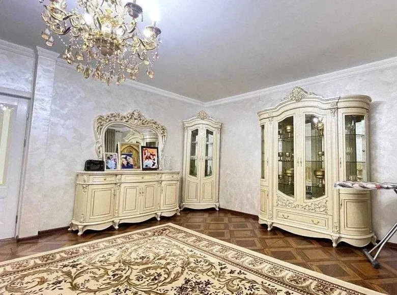 Сотилади 4 хонали квартира, 182 м², 9/9 қават — Миробод тумани