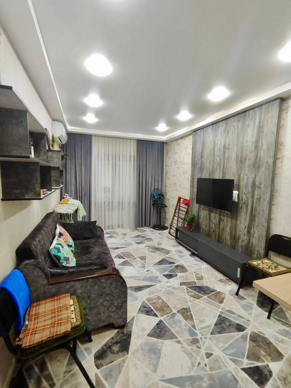 Продаётся 2-комнатная квартира, 58 м², 3/4 этаж — Юнусабадский район