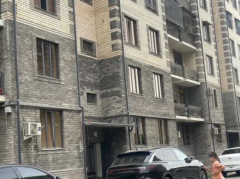 Сотилади 2 хонали квартира, 51 м², 9/10 қават — Янгиҳаёт тумани