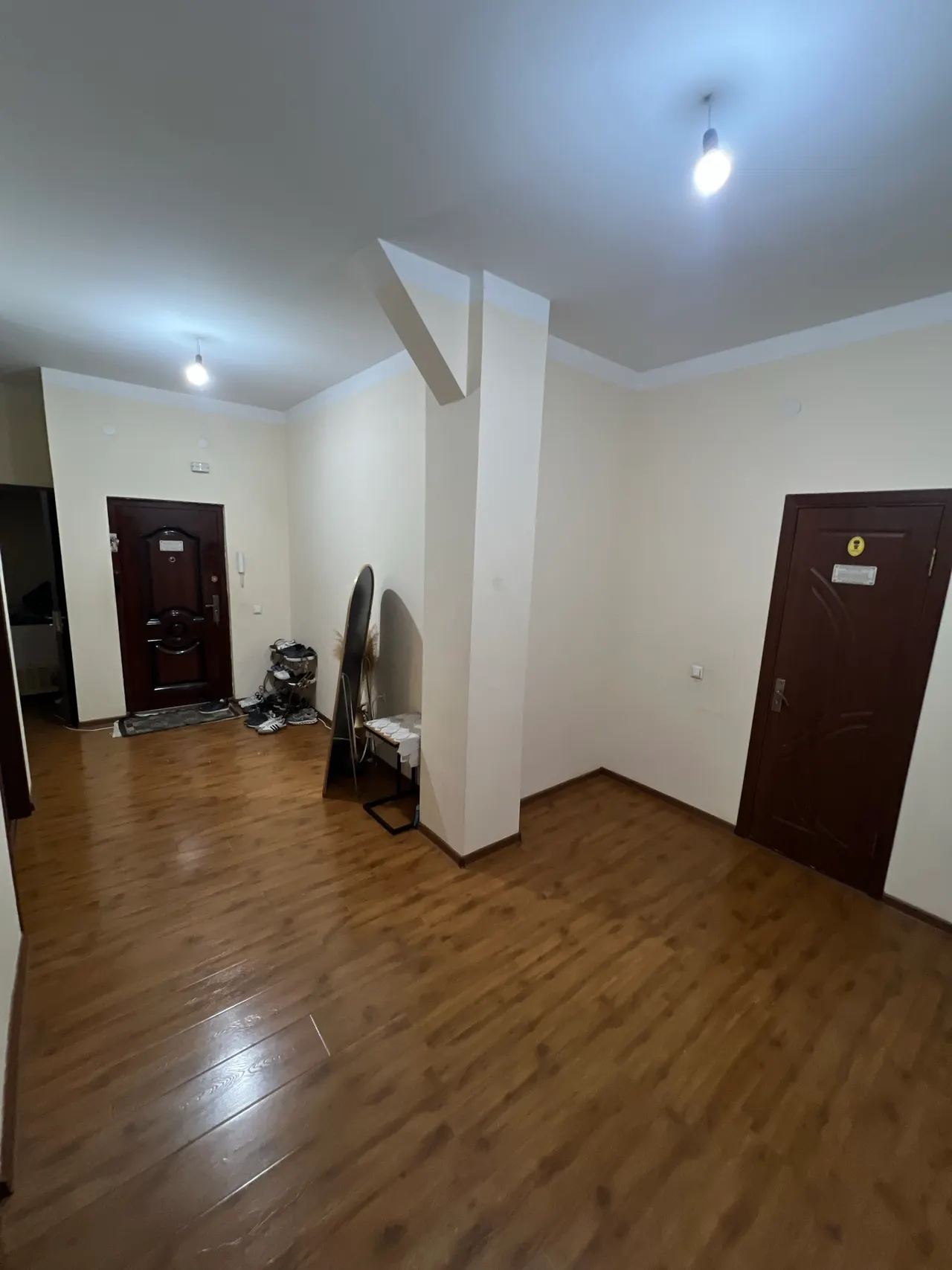 Sotiladi 3 xonali kvartira, 84 m², 2/8 qavat — Mirzo Ulugʻbek tumani