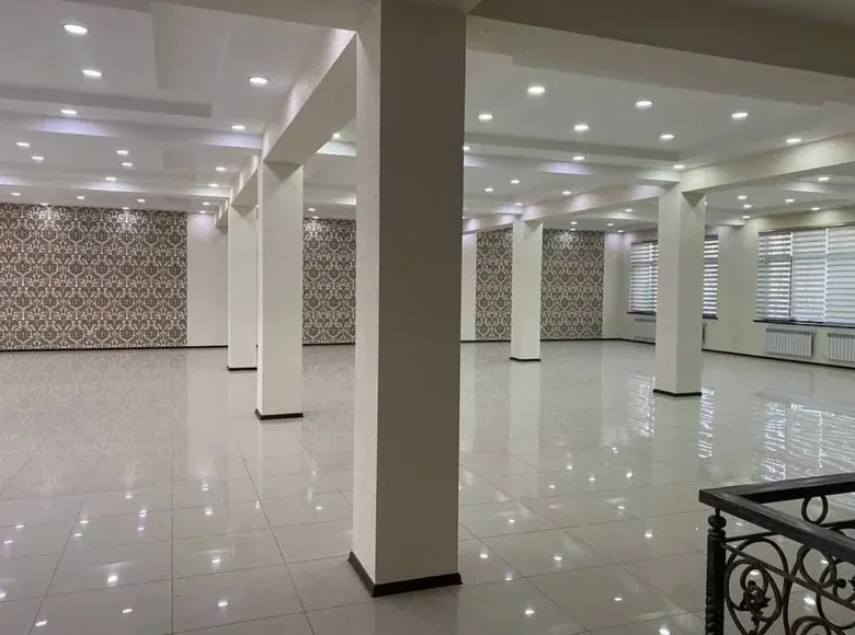 Сотилади тижорат биноси, 1000 м², 6 сотих — Юнусобод тумани