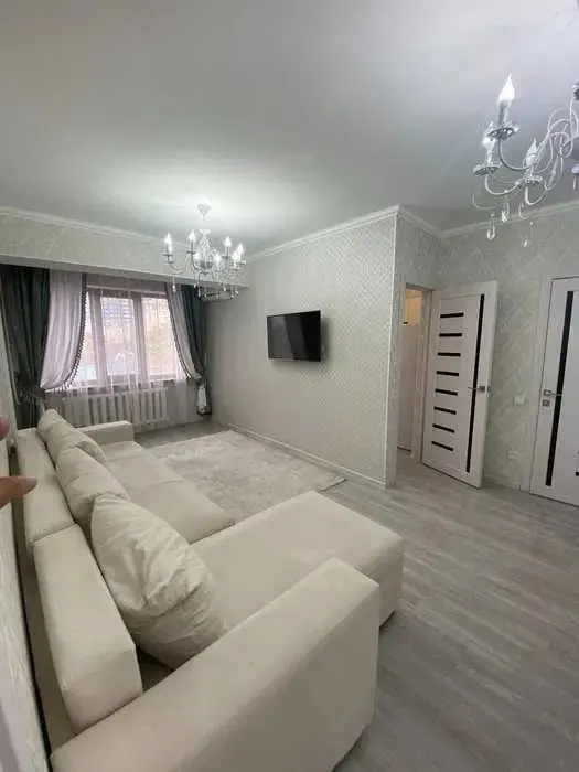 Сдаётся 3-комнатная квартира, 86 м², 1/4 этаж — Яккасарайский район