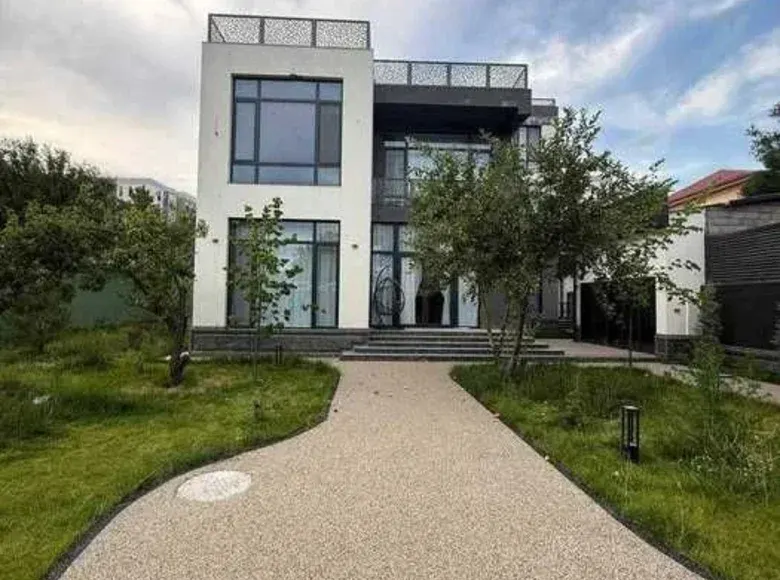 Ижарага берилади 6 хонали ҳовли уй, 14 сотих, 1400 м² — Яшнобод тумани