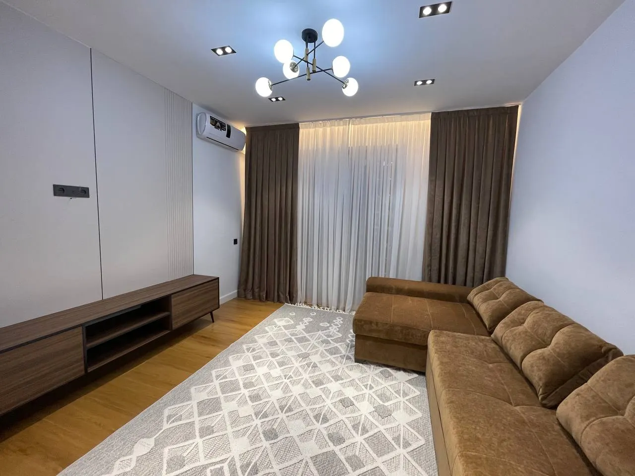 Сдаётся 2-комнатная квартира, 54 м², 10/16 этаж — Учтепинский район