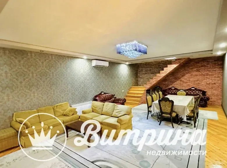 Sotiladi 9 xonali hovli uy, 2 sotix, 458 m² — Mirzo Ulugʻbek tumani