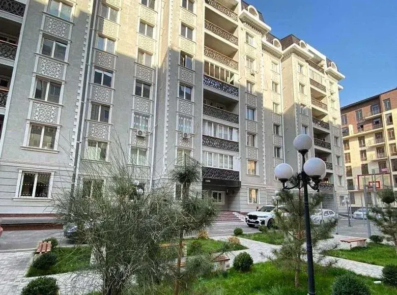 Сотилади 3 хонали квартира, 96 м², 2/8 қават — Мирзо Улуғбек тумани