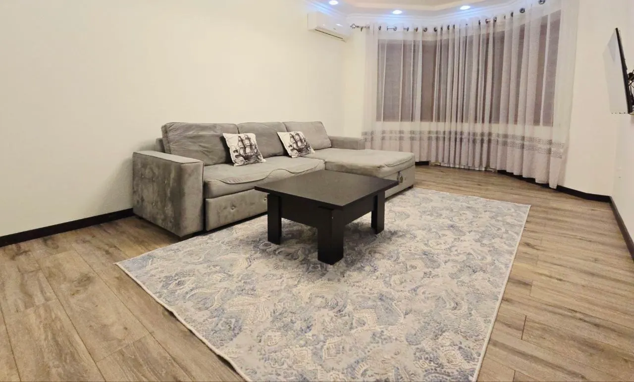Ijaraga beriladi 3 xonali kvartira, 80 m², 1/10 qavat — Yakkasaroy tumani