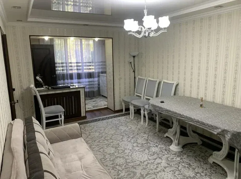 Продаётся 2-комнатная квартира, 50 м², 2/4 этаж — Юнусабадский район