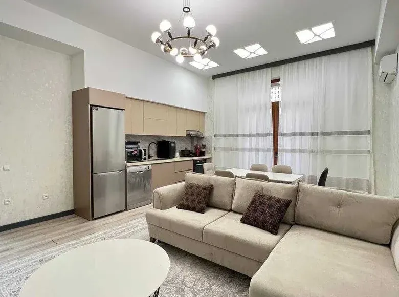 Сдаётся 4-комнатная квартира, 110 м², 3/8 этаж — Мирабадский район