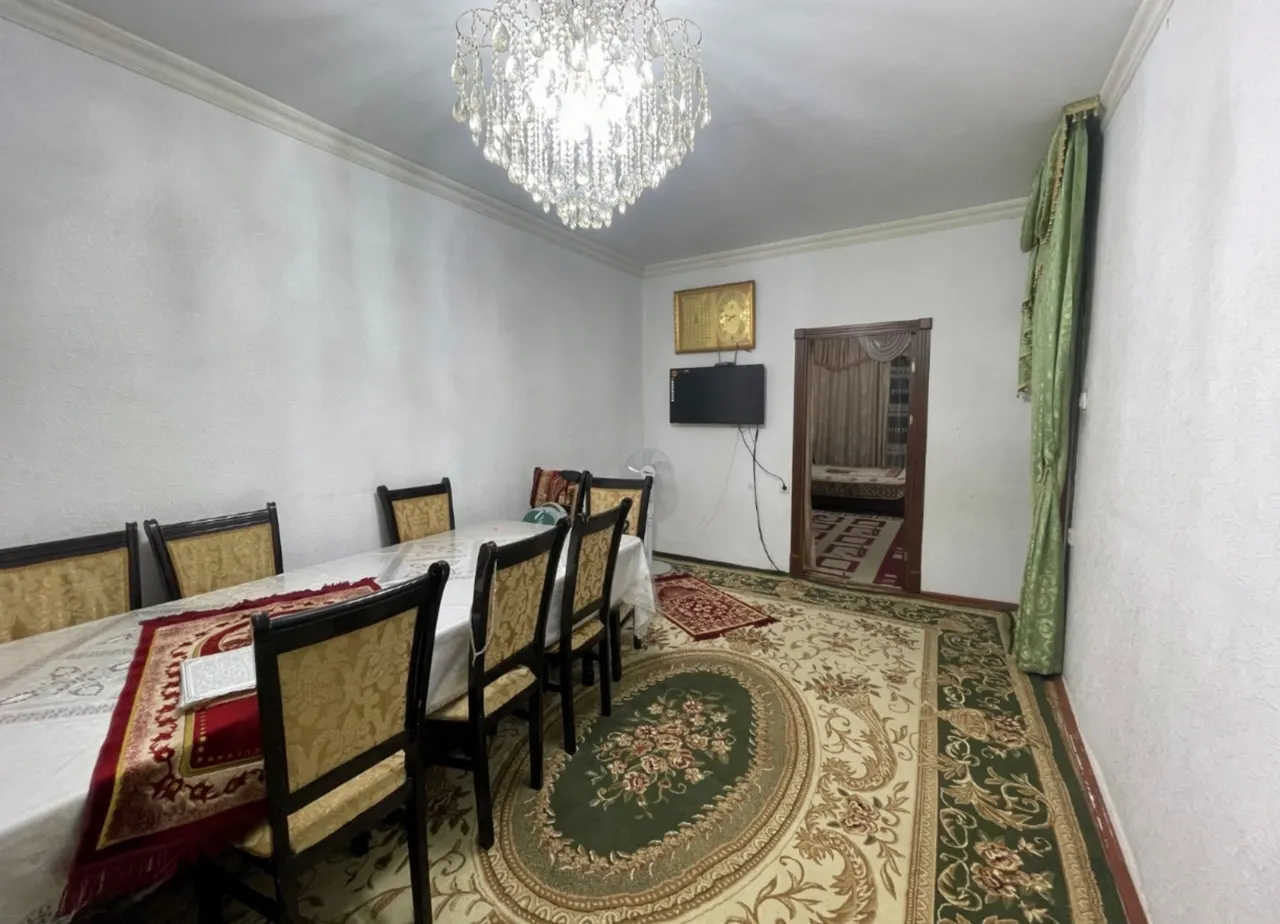 Продаётся 3-комнатная квартира, 68 м², 1/4 этаж — Юнусабадский район