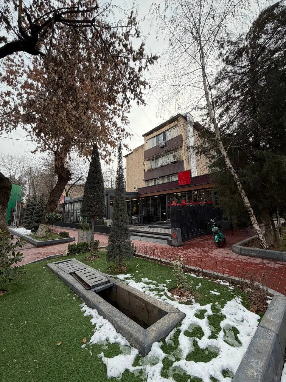 Сотилади тижорат биноси, 350 м², 1/5 қават — Мирзо Улуғбек тумани