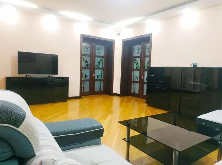 Ижарага берилади 3 хонали квартира, 170 м², 2/5 қават — Миробод тумани