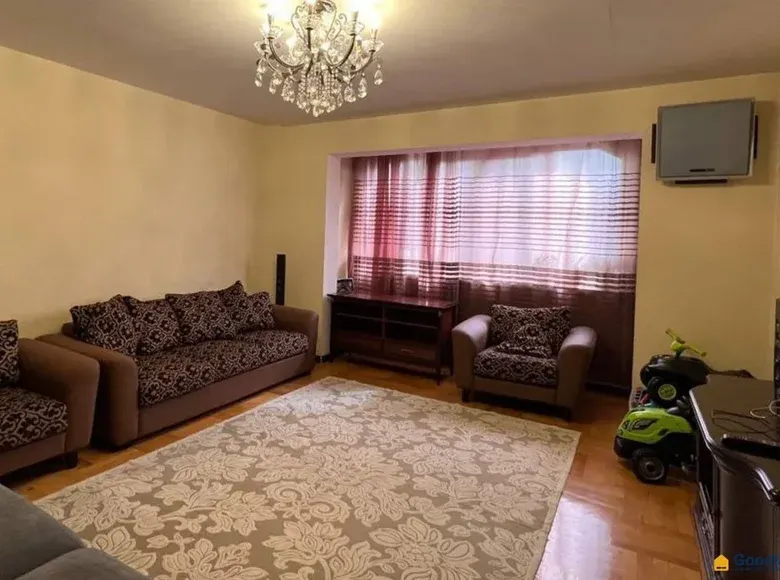 Продаётся 4-комнатная квартира, 100 м², 3/9 этаж — Ташкент