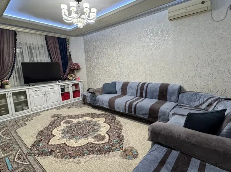 Продаётся 5-комнатная квартира, 94 м², 2/4 этаж — Гулистан