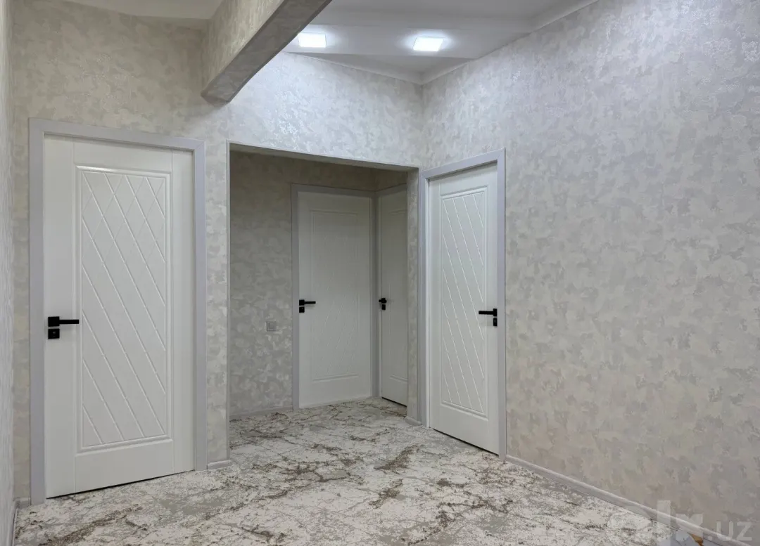 Продаётся 4-комнатная квартира, 92 м², 3/5 этаж — Мирзо-Улугбекский район