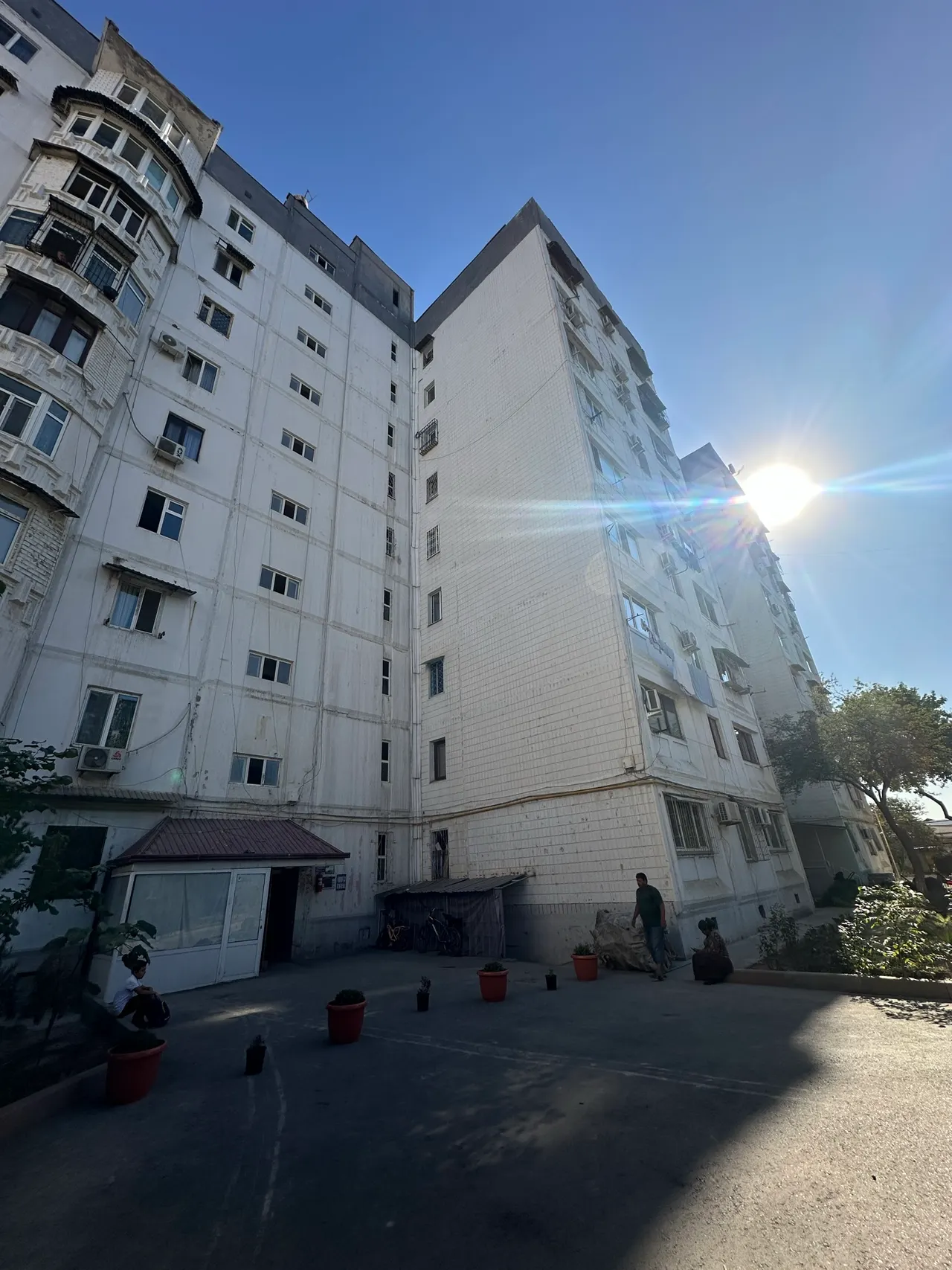 Sotiladi 4 xonali kvartira, 99 m², 8/9 qavat — Yangihayot tumani