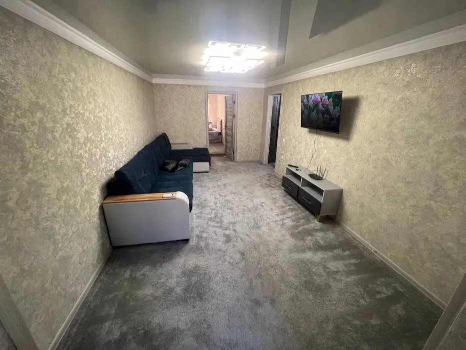 Ijaraga beriladi 2 xonali kvartira, 70 m², 3/3 qavat — Yakkasaroy tumani