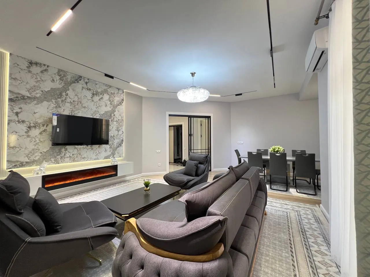 Сдаётся 5-комнатная квартира, 170 м², 7/8 этаж — Мирабадский район