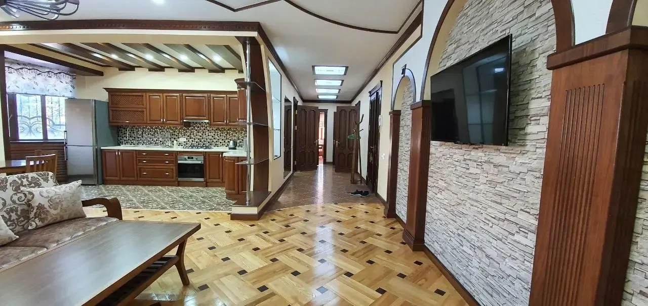 Продаётся 4-комнатная квартира, 150 м², 3/8 этаж — Мирабадский район