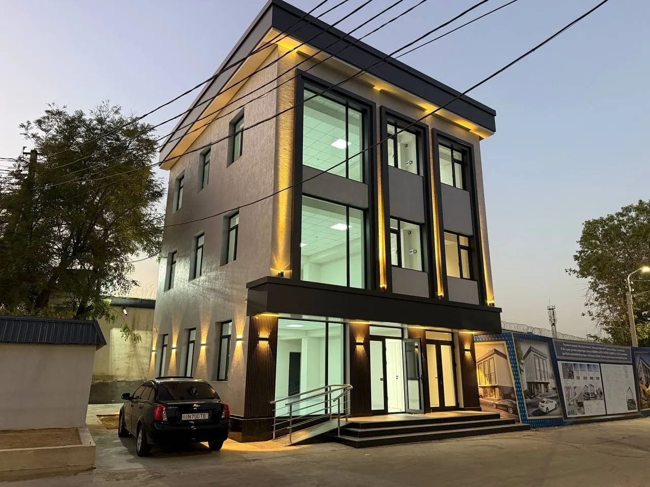 Ижарага берилади тижорат биноси, 340 м², 3/3 қават — Миробод тумани