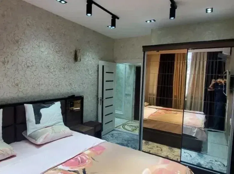 Продаётся 2-комнатная квартира, 57 м², 4/4 этаж — Шайхантахурский район