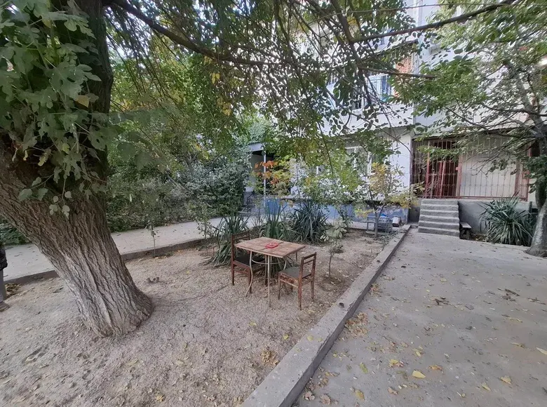 Sotiladi 2 xonali kvartira, 50 m², 1/4 qavat — Yunusobod tumani