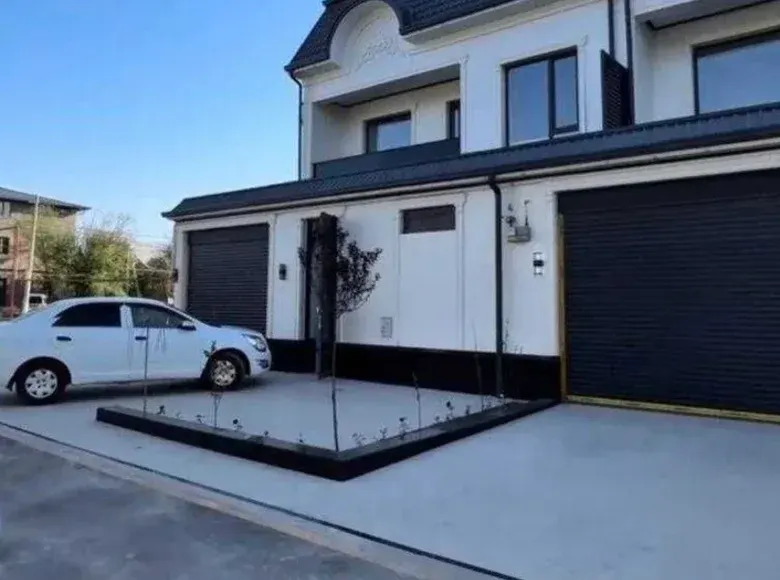 Сотилади 6 хонали ҳовли уй, 2 сотих, 300 м² — Сергели тумани
