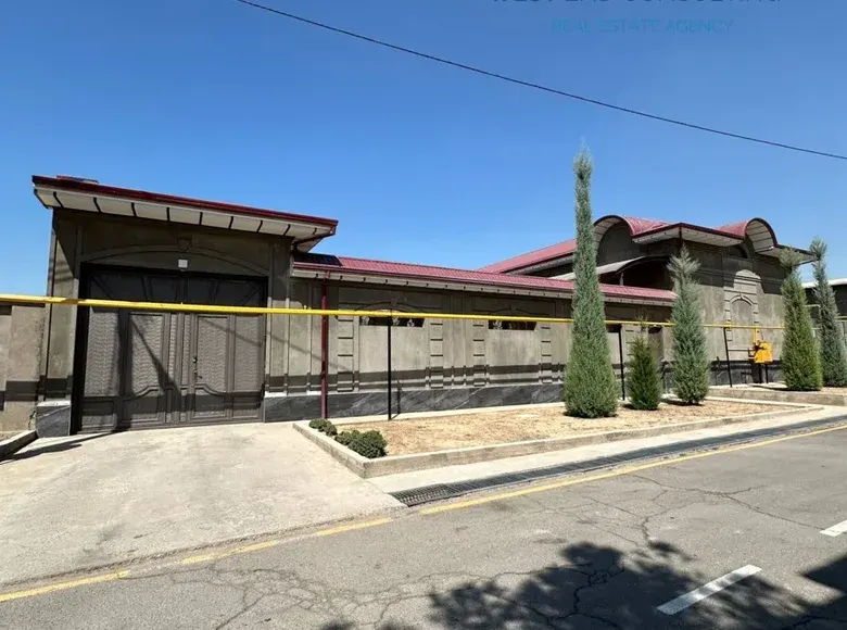 Sotiladi 8 xonali hovli uy, 350 m² — Yunusobod tumani