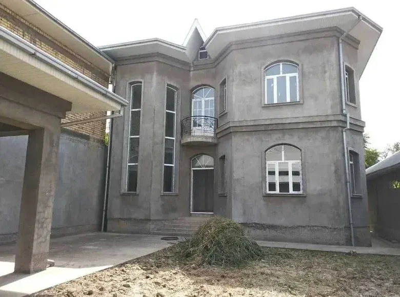 Sotiladi 5 xonali hovli uy, 190 m² — Mirzo Ulugʻbek tumani