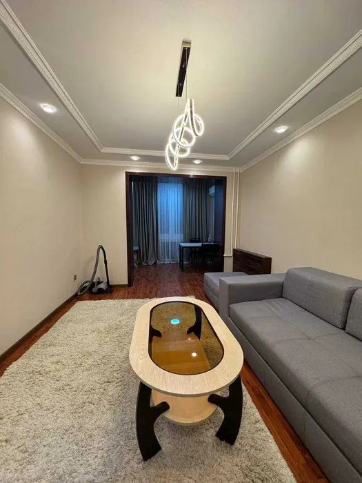 Сдаётся 2-комнатная квартира, 57 м², 2/4 этаж — Яккасарайский район