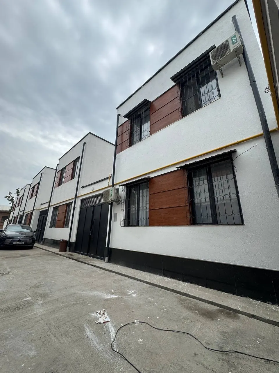 Sotiladi hovli uy, 1,3 sotix, 2 qavatli — Toshkent tumani